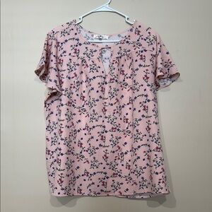 Relaxed Pink Blouse with Cuffed Sleeves and Short Sleeves